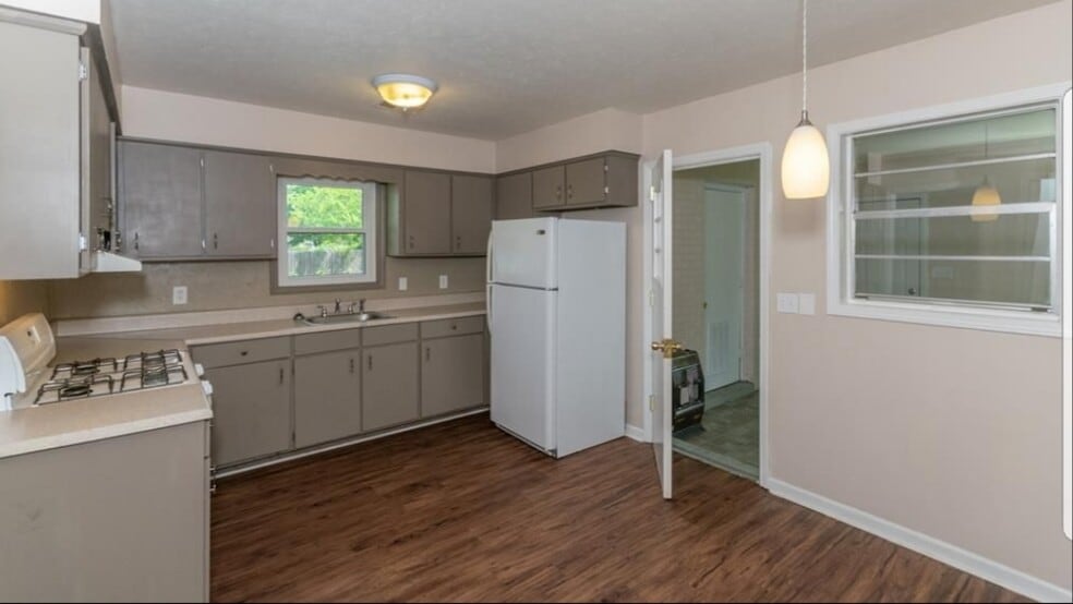 Building Photo - 6515 Forrest Rd
