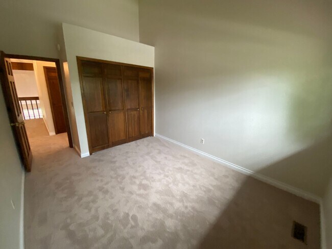 Building Photo - Great Home in the Highlands 360
