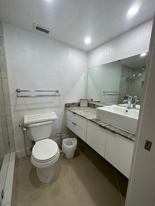 Building Photo - 3725 S Ocean Dr