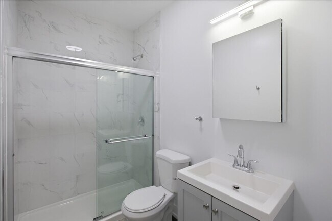 Building Photo - 6214 S Dorchester Ave