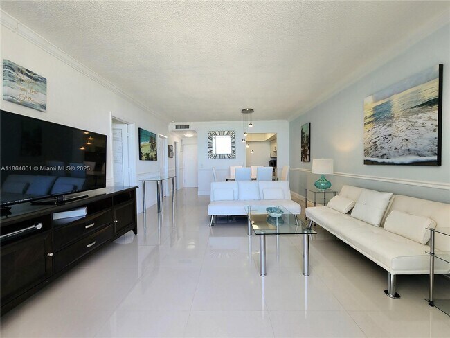 Building Photo - 3505 S Ocean Dr