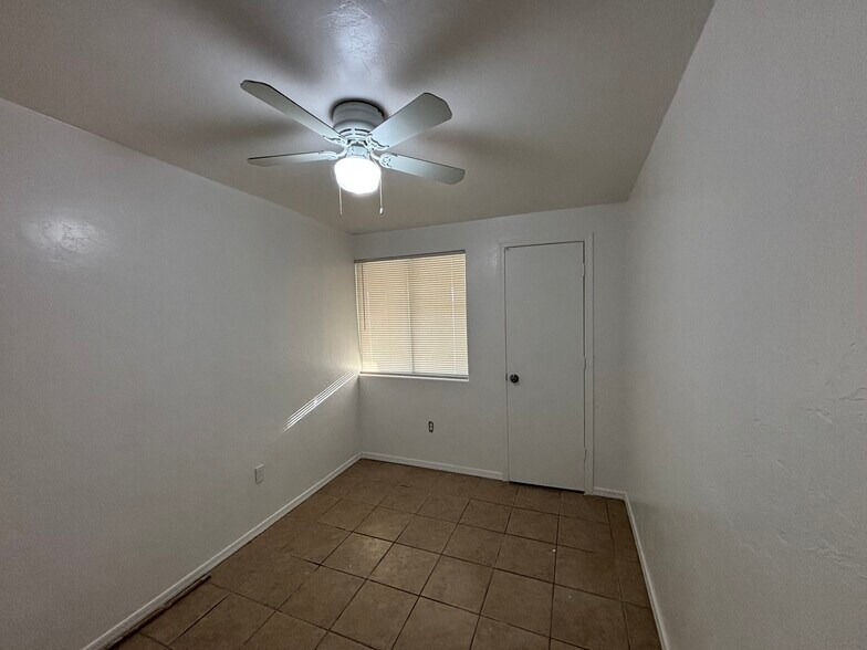 Building Photo - 6661 W Camino Pizarro