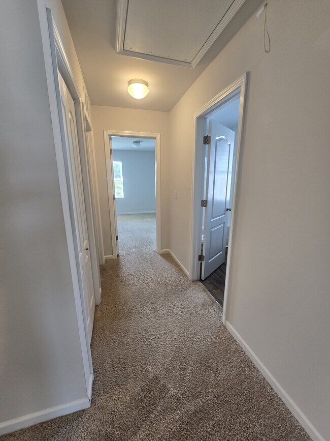 Building Photo - 129 Maple Tree Ln