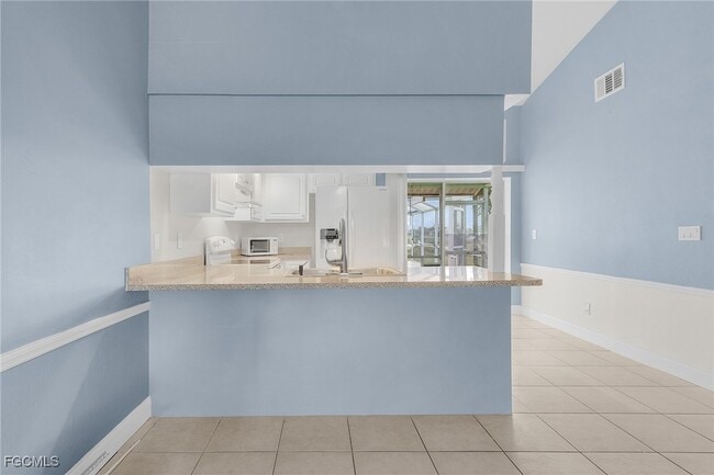 Building Photo - 930 SW 37th Ln