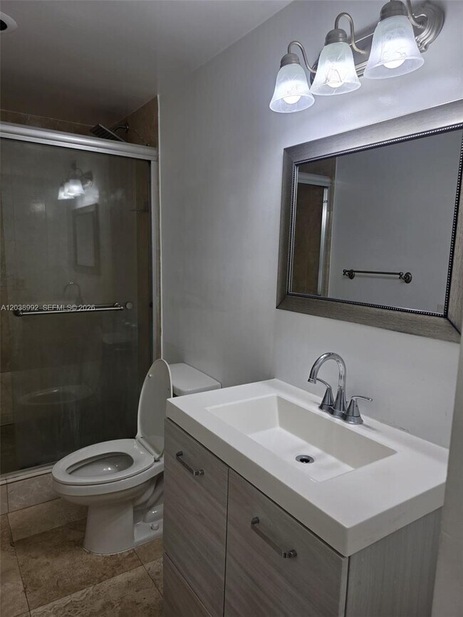 Building Photo - 1817 S Ocean Dr