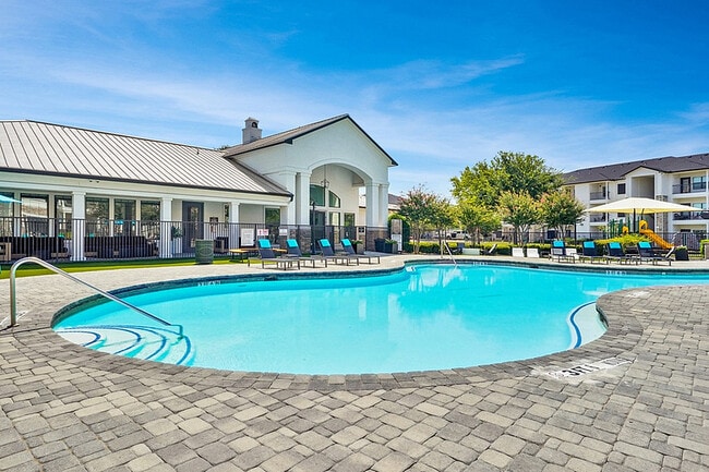 Resort Style Pool - Birchstone Northlake