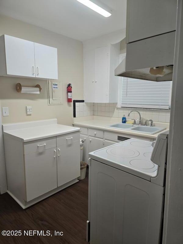 Building Photo - 5256 Astral St