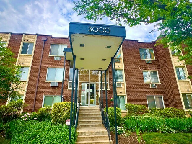 Building Photo - 1 Bed 1 Bath!  Pets Welcome!  Parking!