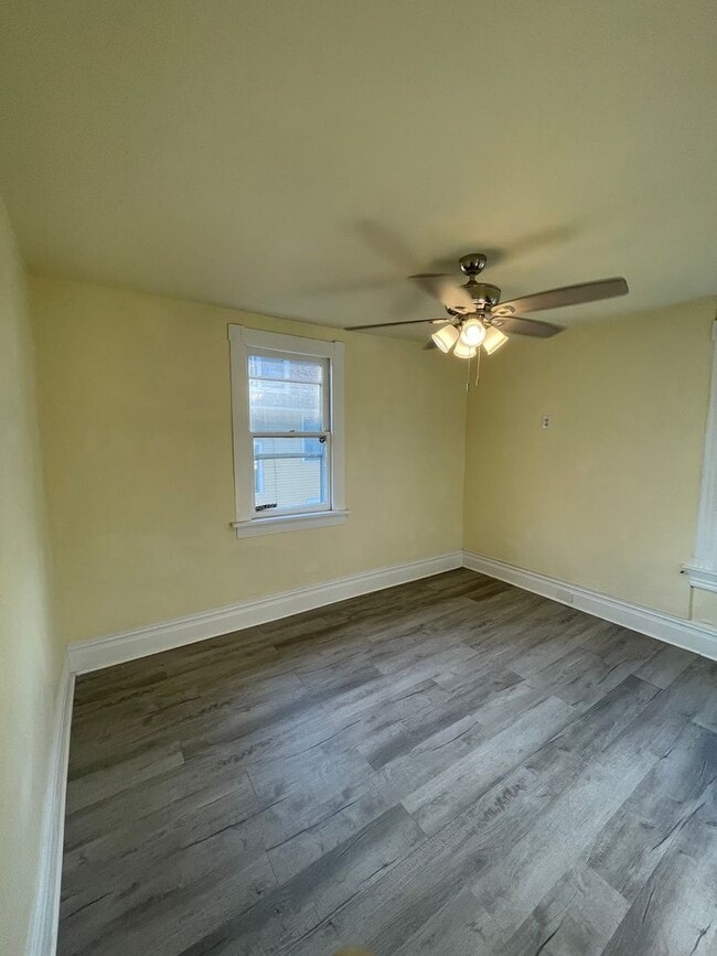 Building Photo - Beautifully renovated 3 bedroom home in Ne...