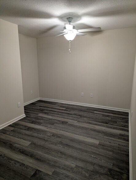 Building Photo - 1714 Cocoanut Rd