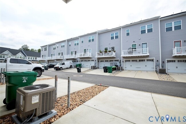 Building Photo - 11190 Winding Brook Terrace Dr