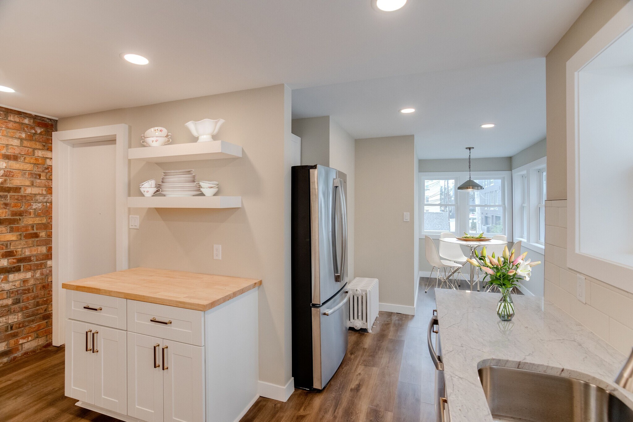 Building Photo - 2909 Knox Ave S