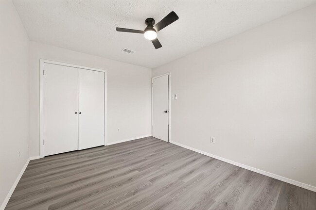 Building Photo - Beechbend Drive, Missouri City, TX 77489 - 4 BR 2.5 BA single-family home