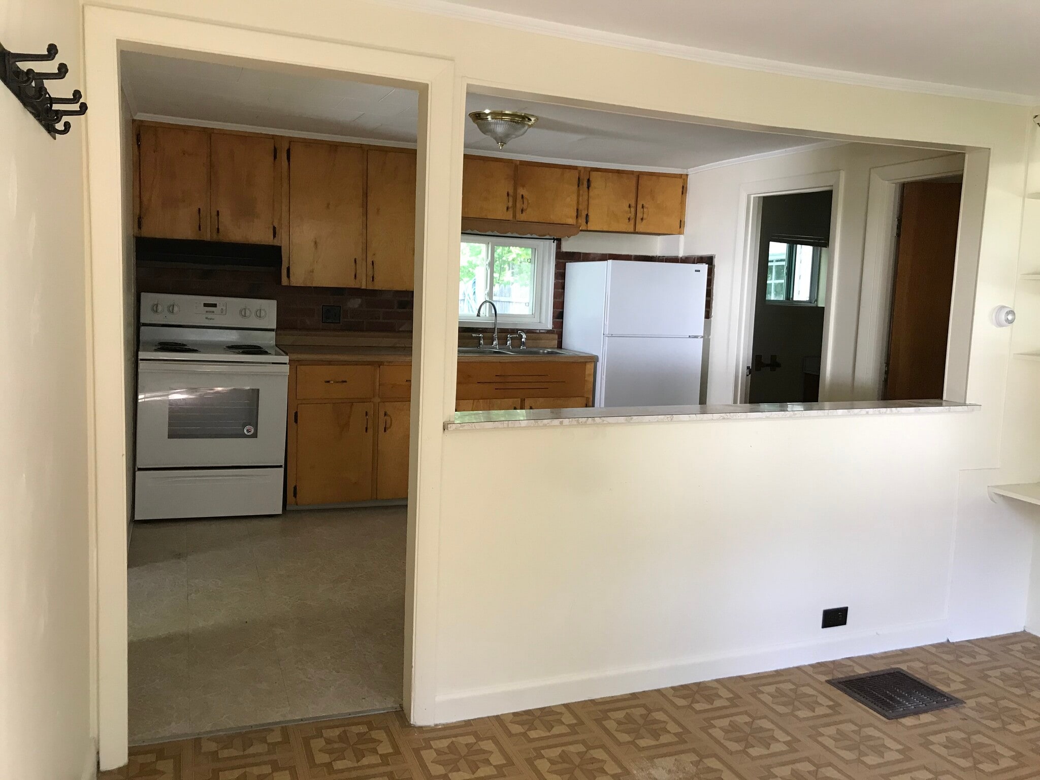 Building Photo - 150 Park St