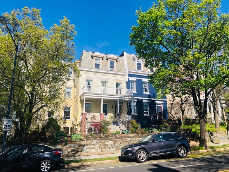 Front of house - can enter apartment via front door or side door - 1933 Park Rd NW