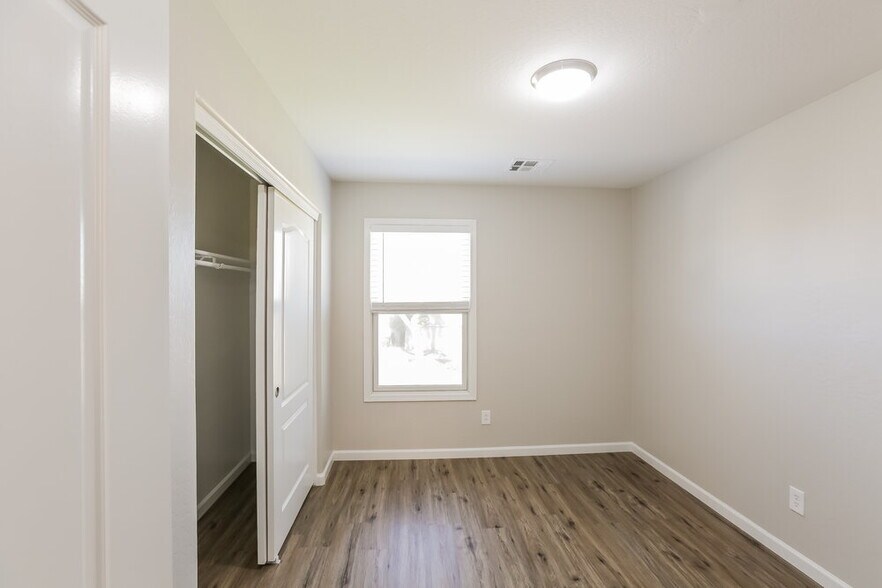 Building Photo - 18192 W Bridger St