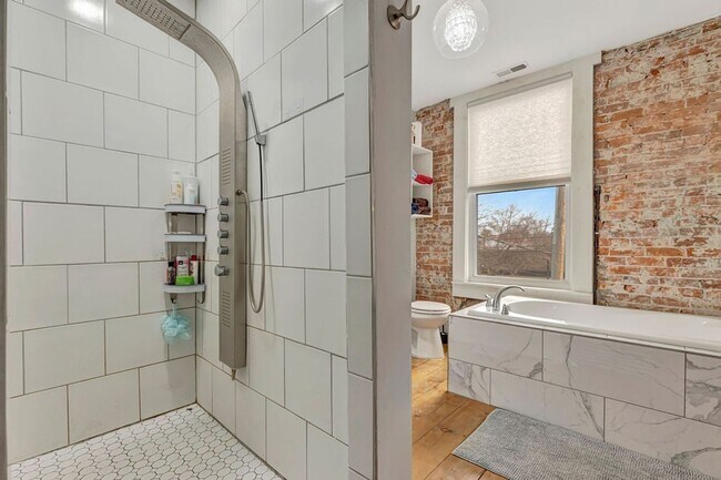 Building Photo - Charming 3BR Duplex in Covington