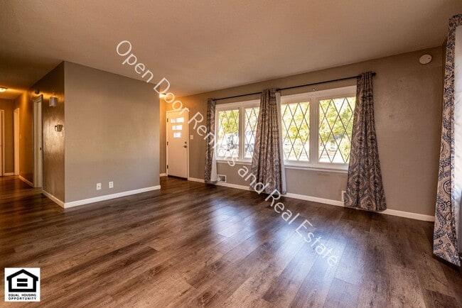 Building Photo - 4814 Blum Dr