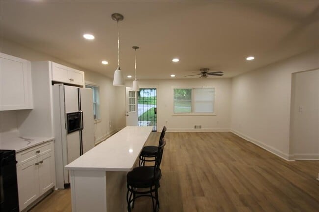 Building Photo - 3533 Larkspur Terrace