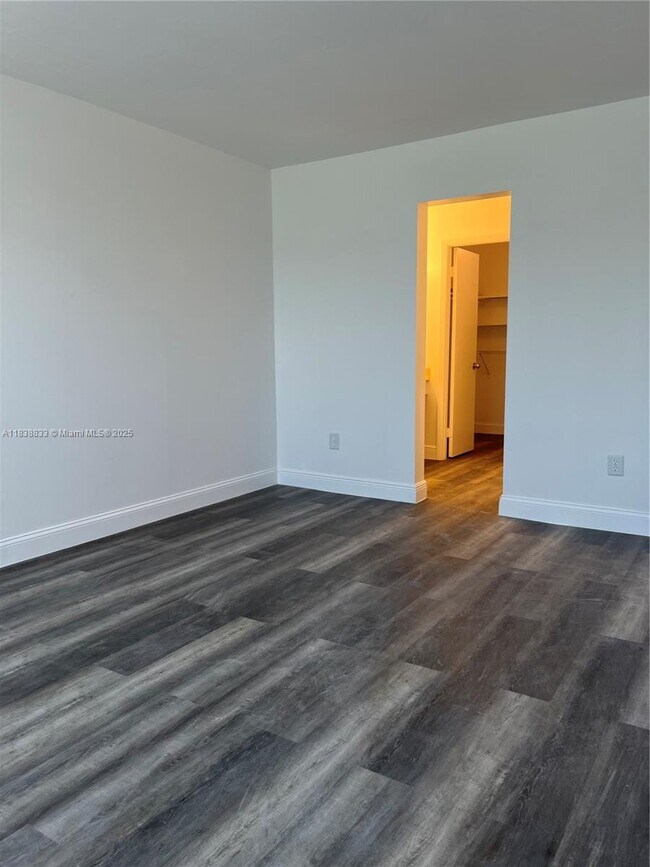 Building Photo - 14830 Naranja Lakes Blvd