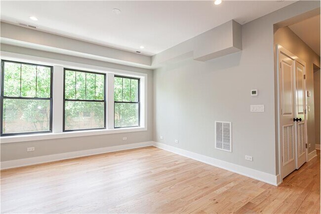 Building Photo - 2457 W Logan Blvd