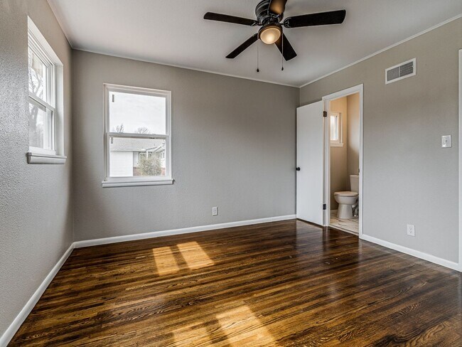 Building Photo - Newly remodeled home