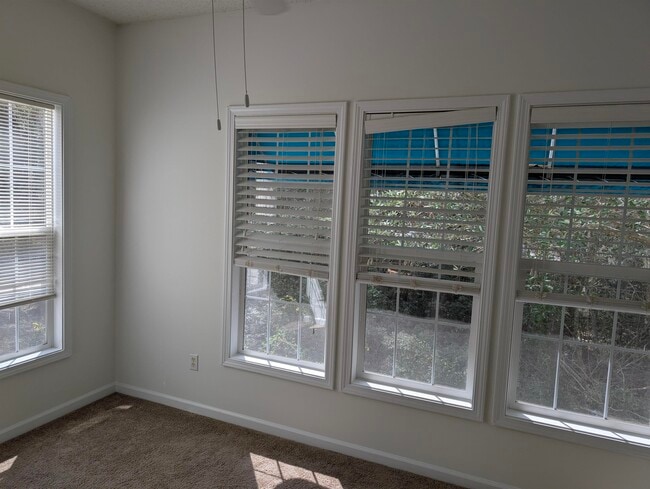 Building Photo - 9734 Leyland Dr