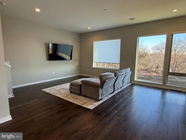 Building Photo - 3119 Pierview Ln