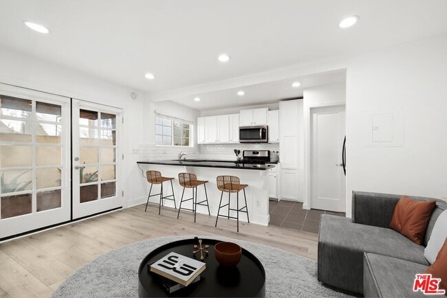 Building Photo - 927 Euclid St