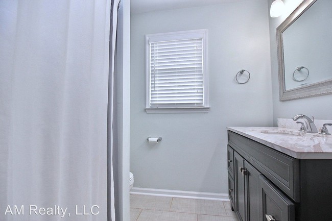 Building Photo - 3 br, 2 bath House - 6201 Thermal Rd
