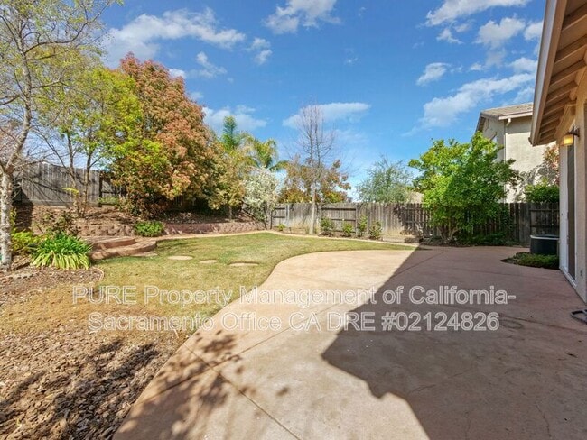 Building Photo - 2011 Misty Meadow Dr