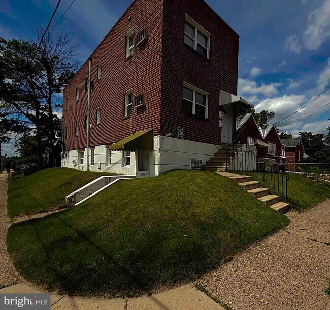 Building Photo - 7816 Frontenac St