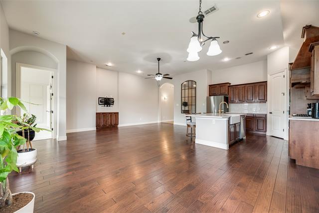 Building Photo - 2112 Benjamin Creek Dr