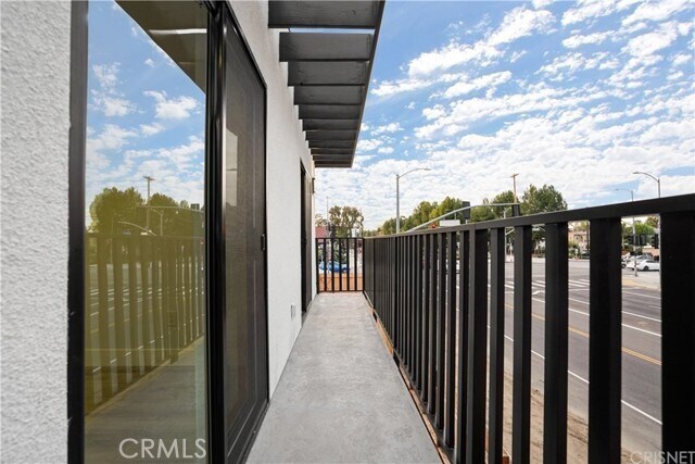 Building Photo - 18060 Oxnard St