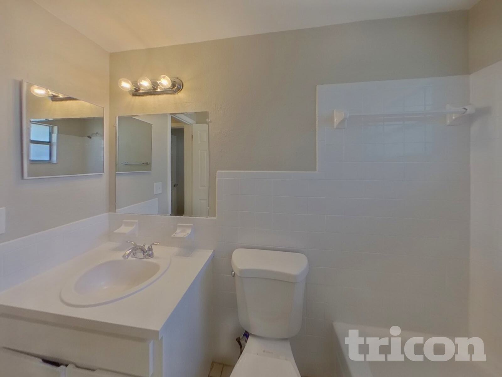 Building Photo - 8589 Lantana Dr