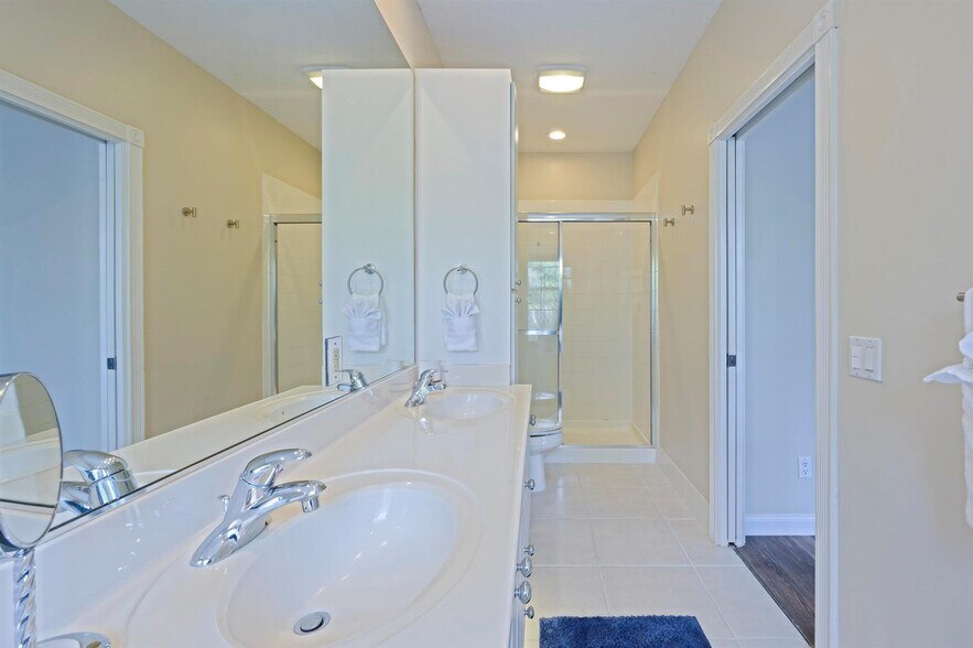 Building Photo - 435 Capistrano Dr