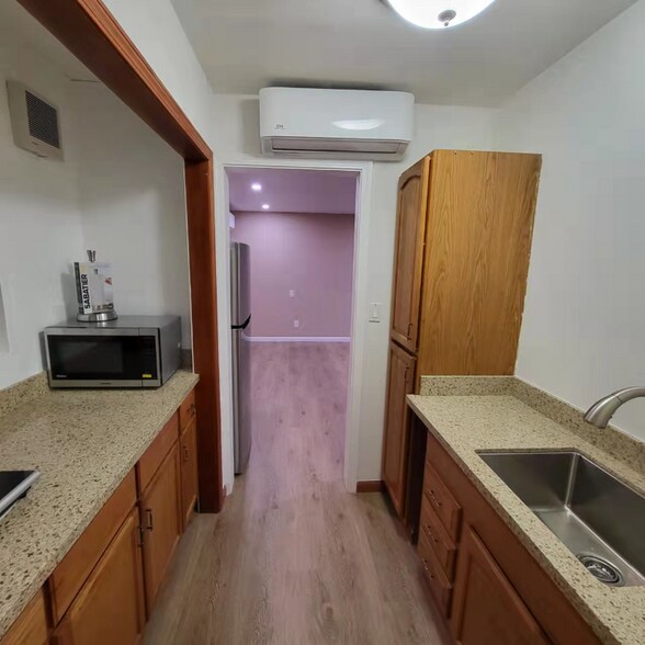 Building Photo - 1871 Peach Pl