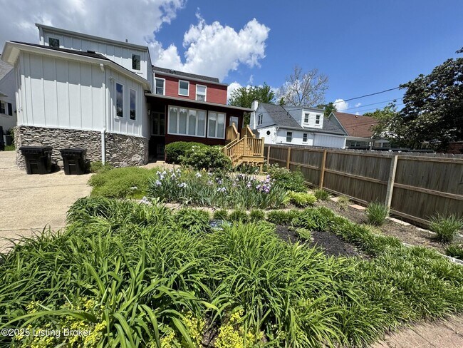 Building Photo - 2904 Riedling Dr