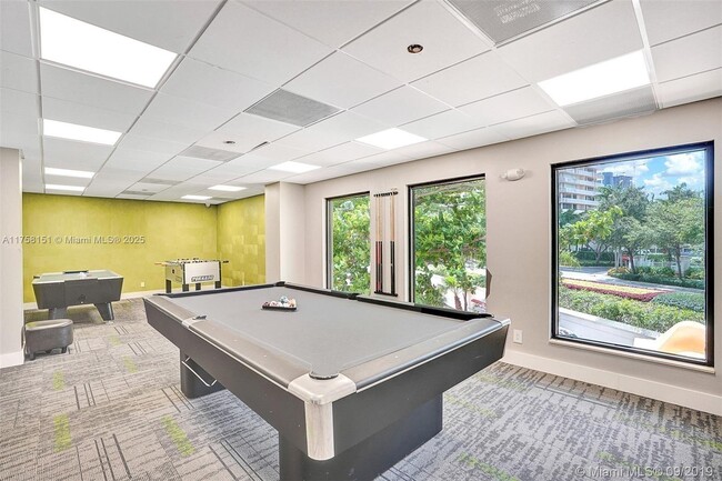 Building Photo - 19500 Turnberry Way