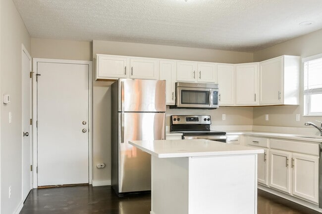 Building Photo - 3323 Retriever Rd