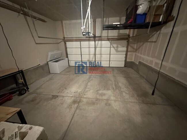 Building Photo - 6634 N Cathay St