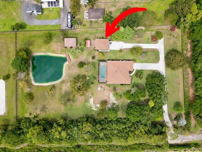 Building Photo - 10735 Lantana Rd