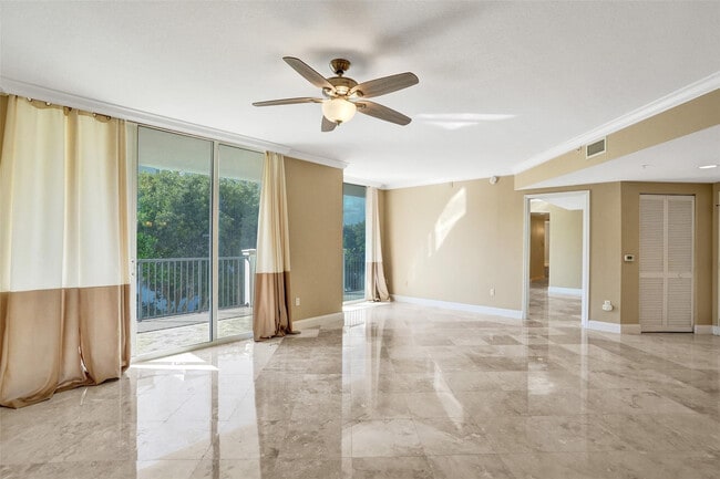 Building Photo - 101 S Ocean Dr