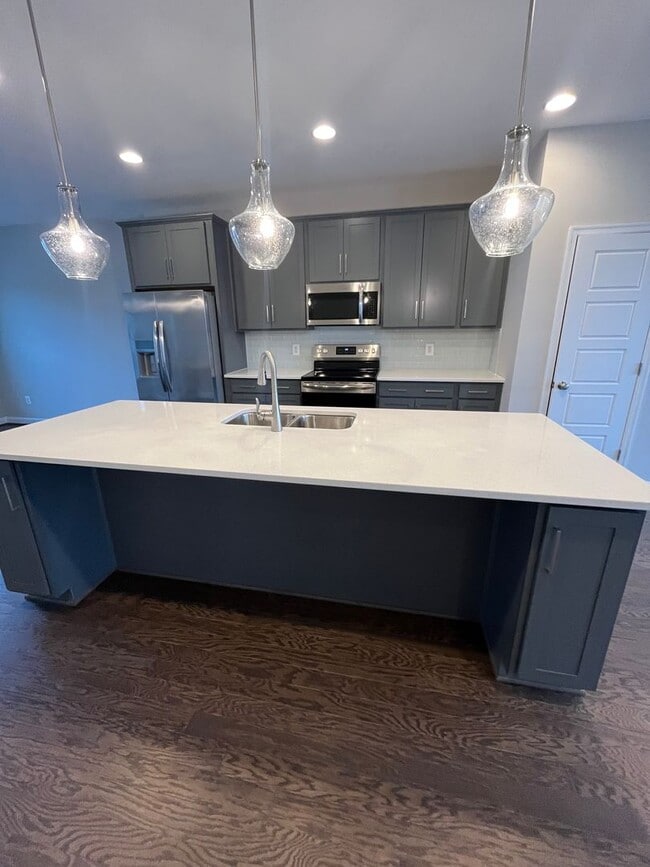 Building Photo - ***FIRST MONTH RENT FREE** BRAND NEW Townhouse in Preston Lake -