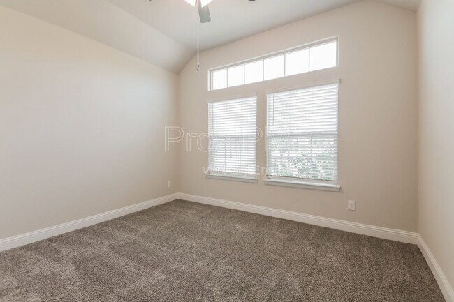 Building Photo - 1121 Knightsbridge Rd