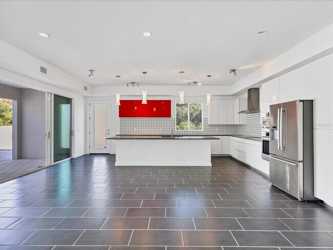 Building Photo - 4524 Riverwood Ave