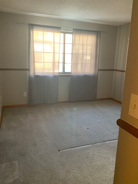 Building Photo - 5910 Gunbarrel Ave