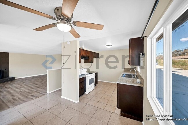 Building Photo - 2543 Hayes Dr