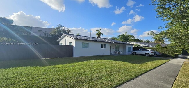 Building Photo - 10901 SW 107th Ave