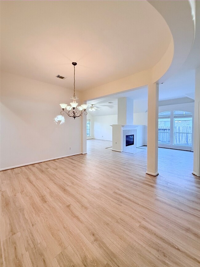 Building Photo - 13714 Brighton Park Dr